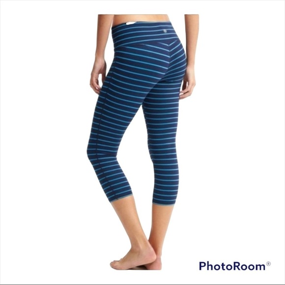 ATHLETA Blue Striped Chatarunga Capri Athletic Legging Size Small - Picture 3 of 8